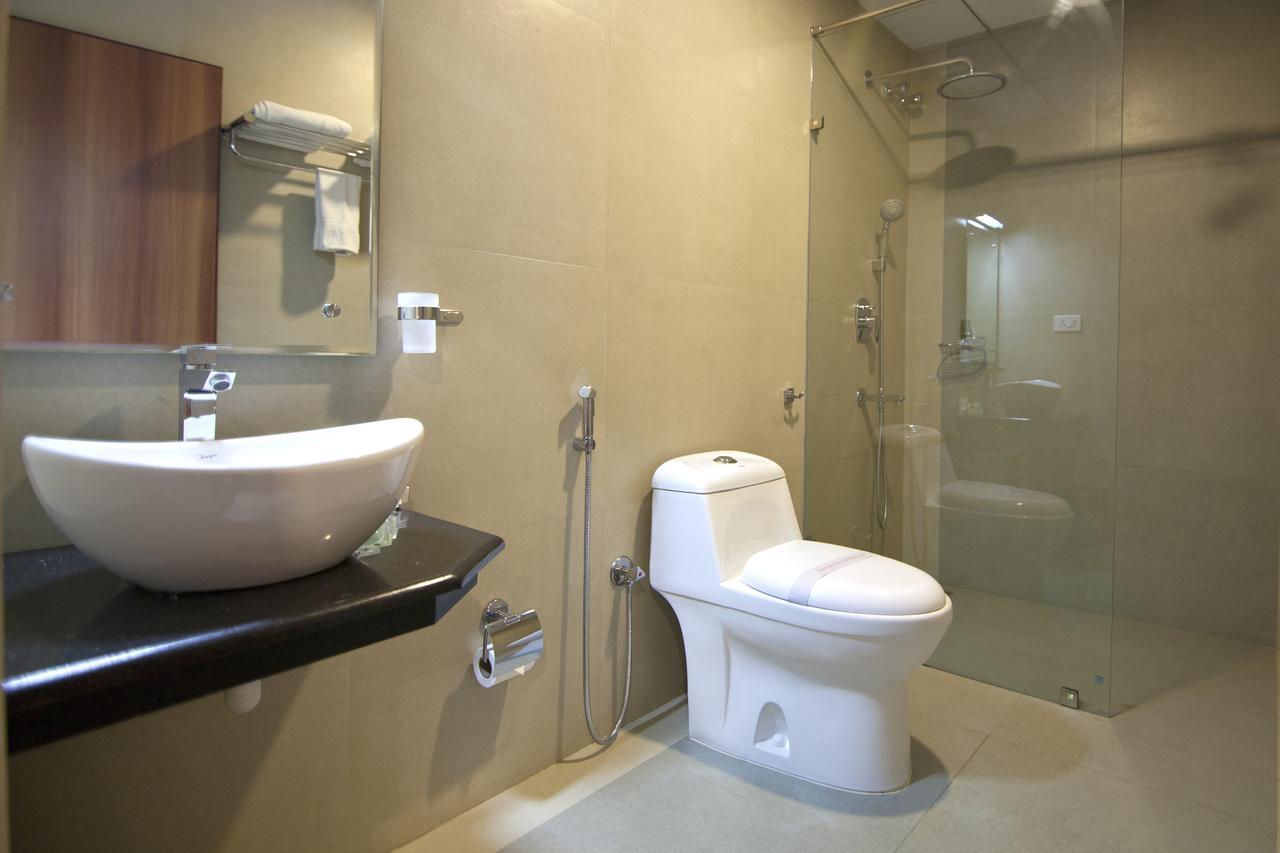 Comfy Luxury Hotel Bangalore Exterior foto