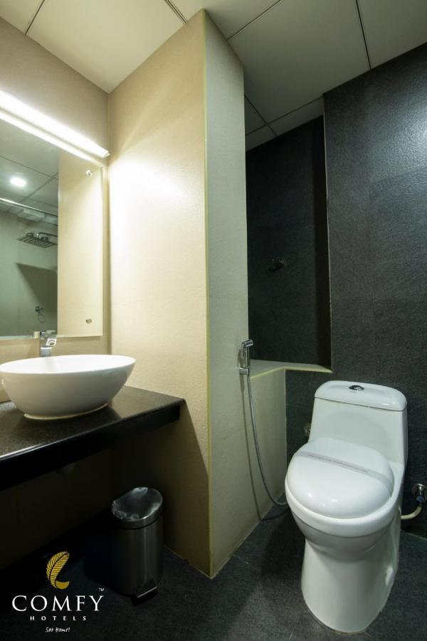 Comfy Luxury Hotel Bangalore Exterior foto